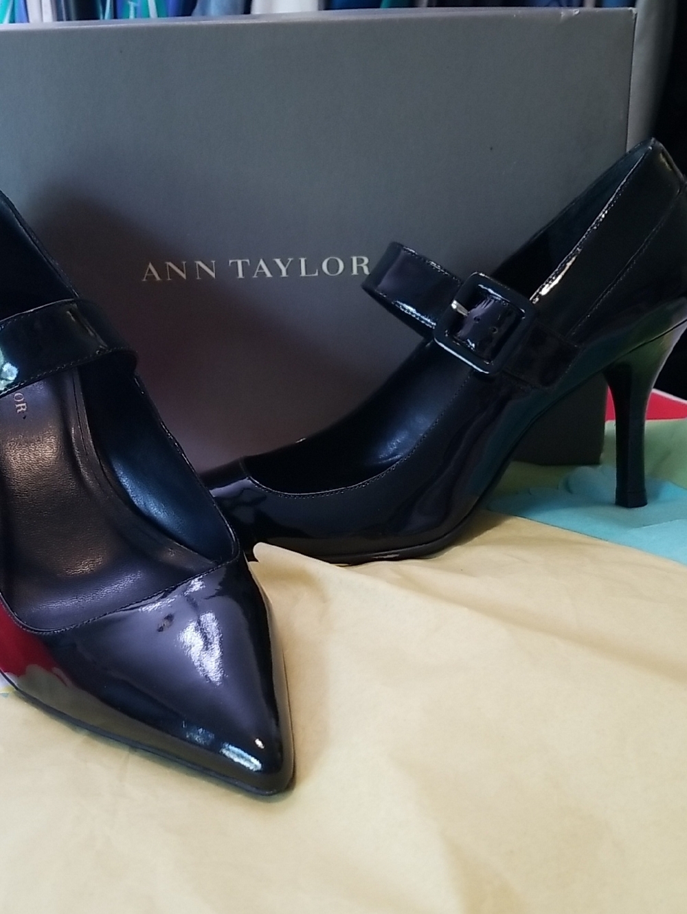 Ann Taylor Christie pointy toe Mary Jane Heels size 7 patent leather EUC